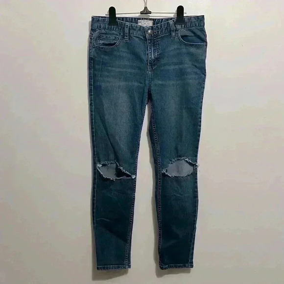 Free  people women’s destroyed skinny Jean size 29 - Picture 2 of 4